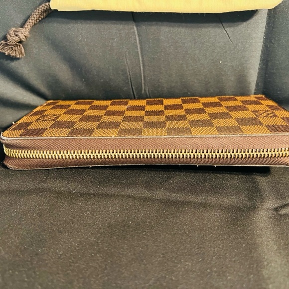 Louis Vuitton Zippy Wallet - Picture 4 of 7